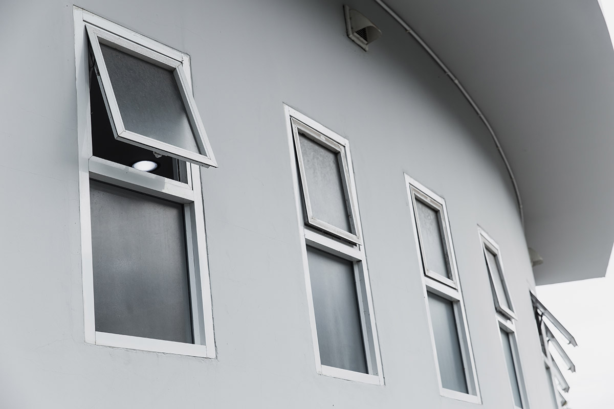 Double-Hung vs. Awning Windows